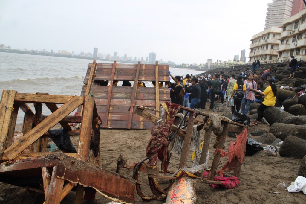 Beach Clean Up in Mumbai, Dadar Beach Clean-up 2025, Eco Initiative by Trusted NGO, impact of beach pollution in India