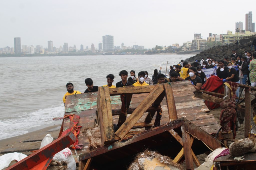 Beach Clean Up in Mumbai, Dadar Beach Clean-up 2025, Eco Initiative by Trusted NGO, impact of beach pollution in India